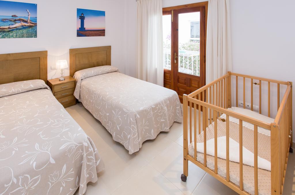 Es Cana Apartamentos Sofia מראה חיצוני תמונה